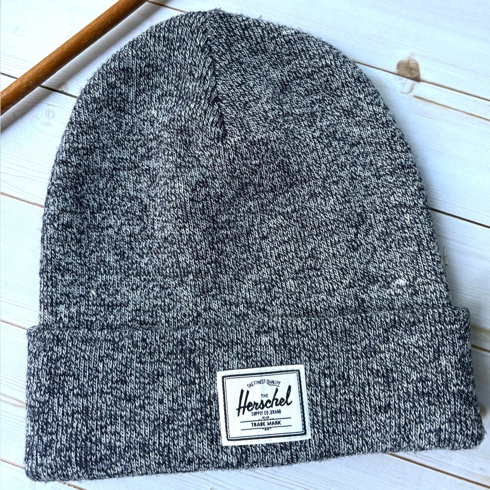 Like New - Herschel knit stretch tuque
